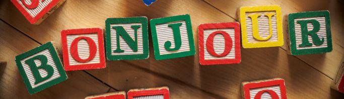Blocks spelling Hello in French