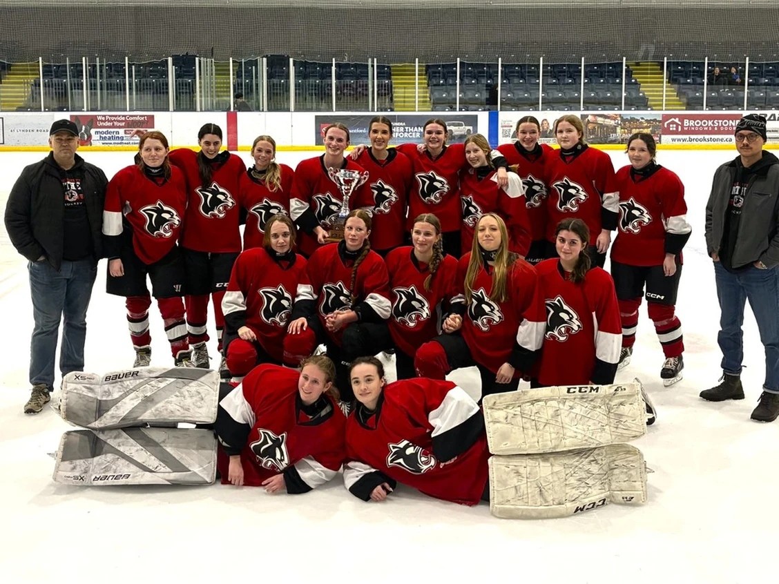 Paris District High School are the AABHN girls hockey champions. Photo by Brian Smiley /jpg, BR, apsmc