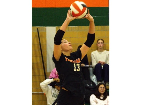 North Park Collegiate's Ciena Jamieson sets a ball during an AABHN senior girls volleyball game against St. John's College at NPC on Tuesday, Dec. 16. Photo by Brian Smiley /The Expositor