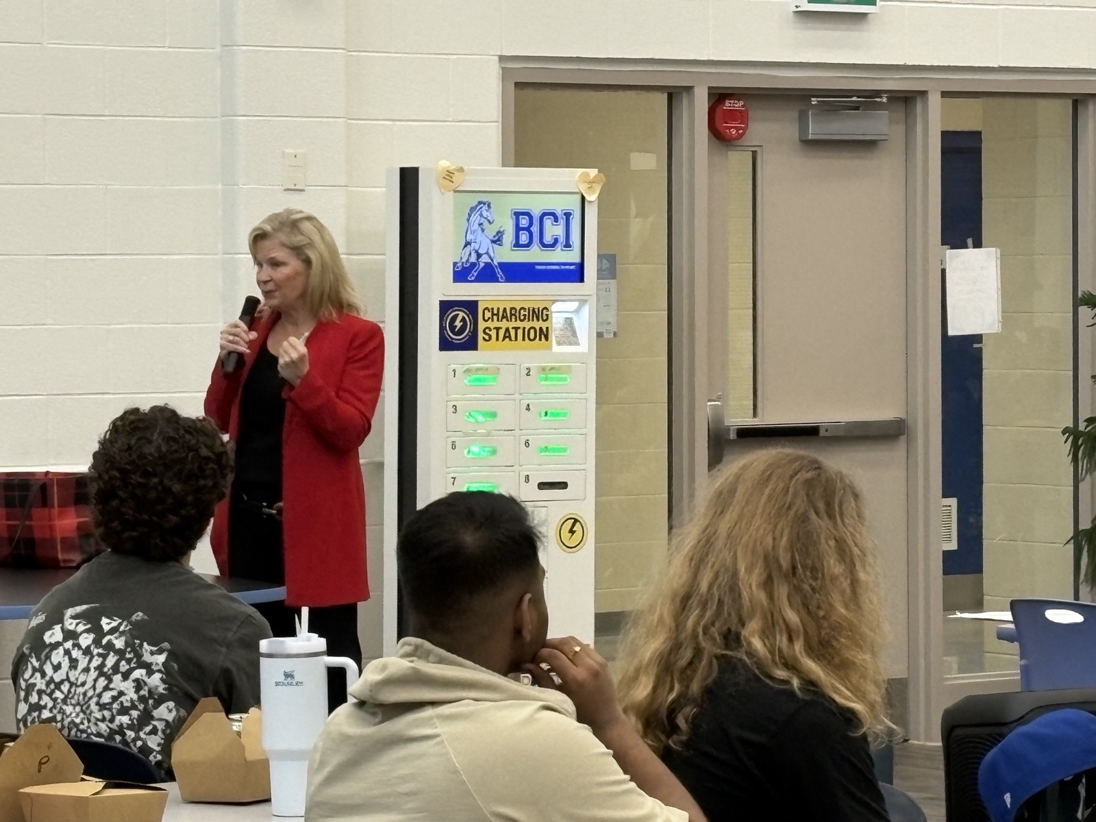 Digital safety advocate Margot Denomme presenting at a recent GEPIC event